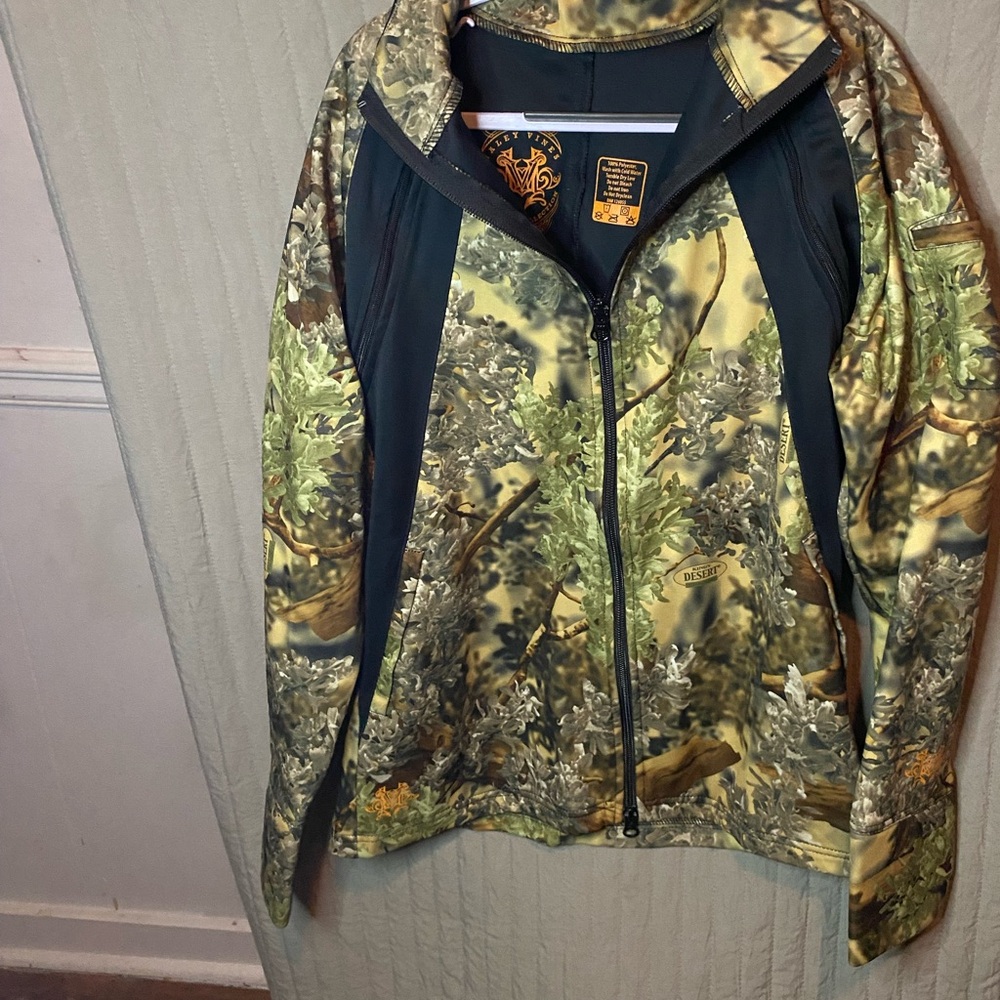 Very well made camo 3 pc set see photos